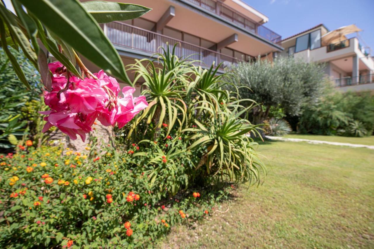 Villa Arrecifes Fertilia Exterior foto